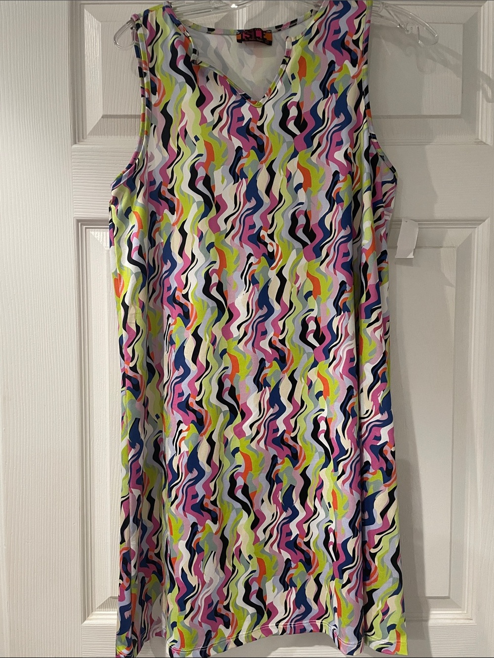 Isle Colorful Wavy graphic Print Sleeveless Shift Dress